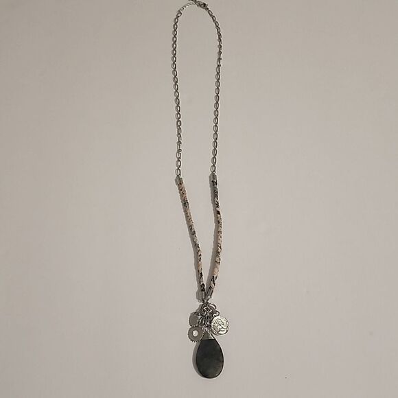 Pendant Necklace from Buckle in Silver Tone Dos Pesos Coin Dark Green Stone - Picture 3 of 4